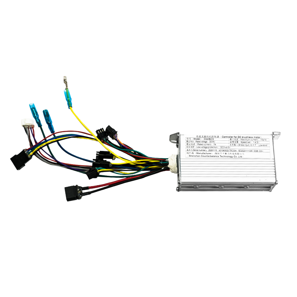 D3+ brushless motor controller met diverse aansluitingen en duidelijke instructielabels.